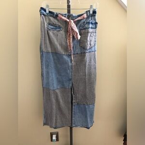 YOUNG THREADS NWT Skirt Denim & Blue Grey Patch MIDI Large